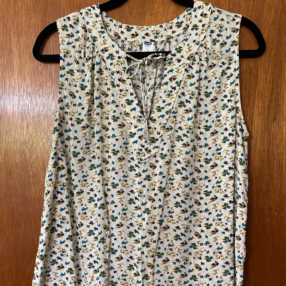 Floral Old Navy top